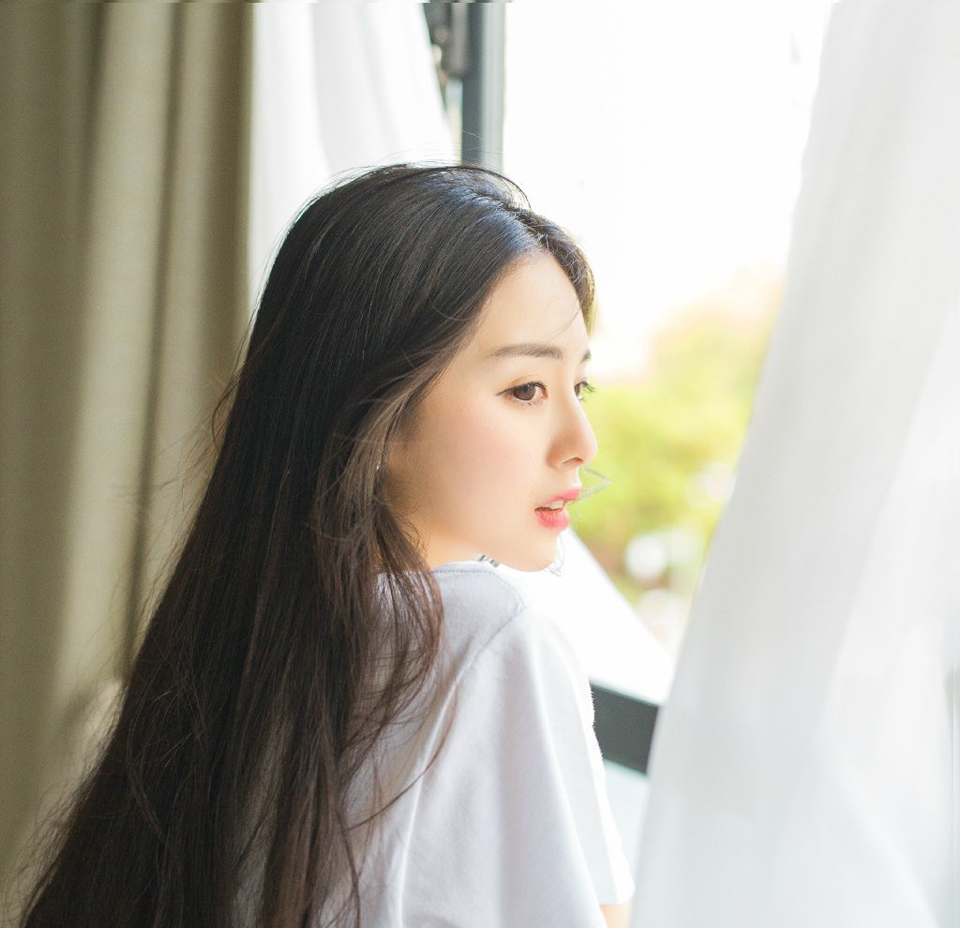 扬起理想的风帆并为之奋斗，你会真正体会到人生的价值和乐趣。最大的敌人是自己，只要你战胜了自己，你就是真正的男子汉？